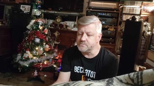 Роман Борисович Бобин поздравляет всех друзей и родных с Наступающим 2025-м Годом и Рождеством.