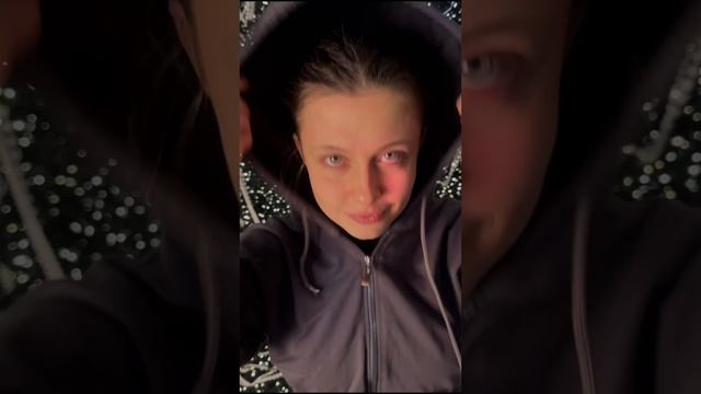 Поздравление с Новым годом от героинь российских сериалов.mp4