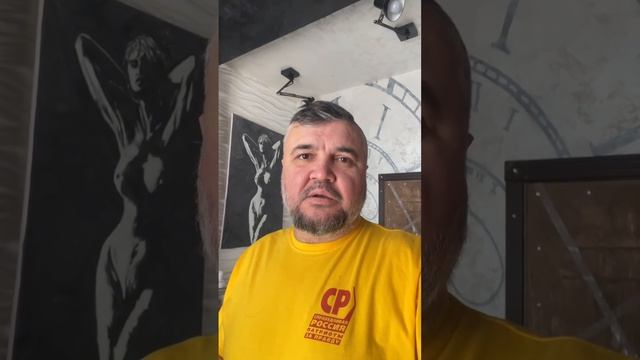 Не упускай случая делать добро если это не грозит вам большим ущербом ! С наступающим Новым годом