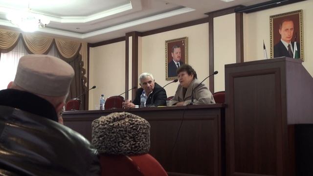 часть14) Н. Л. Попова в Грозном на встрече с пчеловодами.
