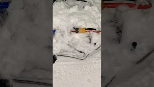 Вся модель в снегу!