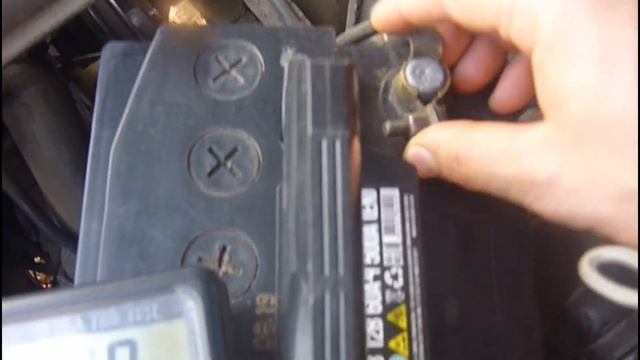 Утечка тока в автомобиле, и еще несколько причин разряда аккумулятора в авто.