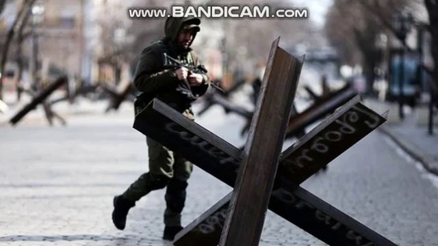 В Одессе демонтировали памятник Высоцкому