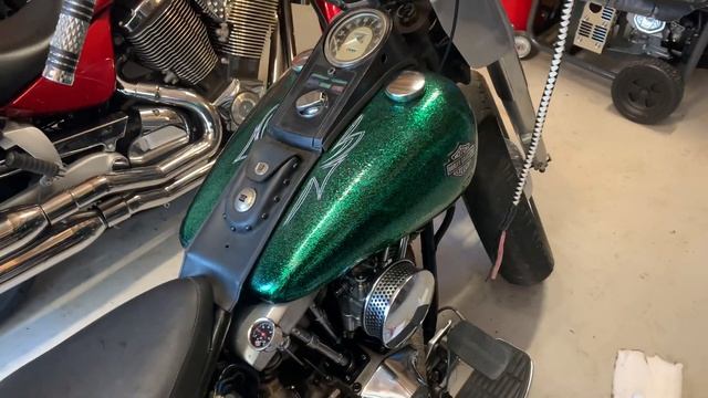 Cheap Shovelhead 12V Battery Replacement - Custom '76 Harley FLH Electra Glide