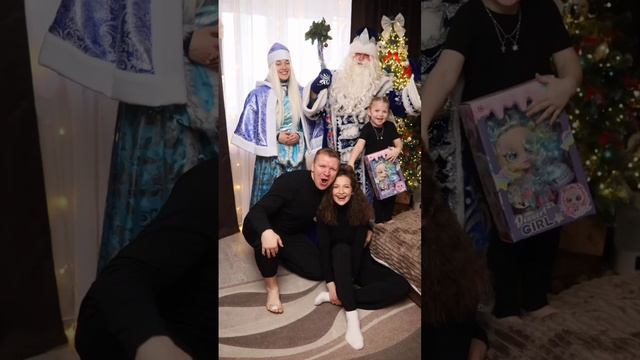 С наступающим Новым годом! Будьте счастливы. Пусть в ваших семьях царит мир и спокойствие. #shorts