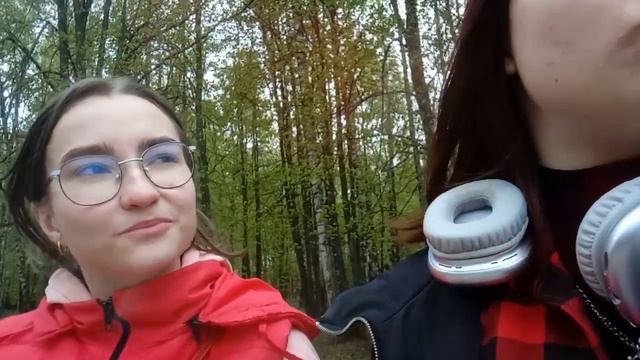 Пробуем чипсы с подругой чеееекс))) ролик сделан где то летом ещё...
