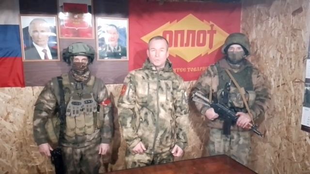 🎄С наступающим Новым годом!
Бойцы подразделения "Оплот" поздравляют с наступающим новым годом все