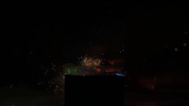 Российский Благовещенск и китайский Хэйхэ поздравили друг друга с Новым годом.
Со стороны КНР над А