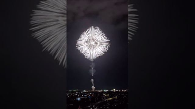 С Новым Годом.