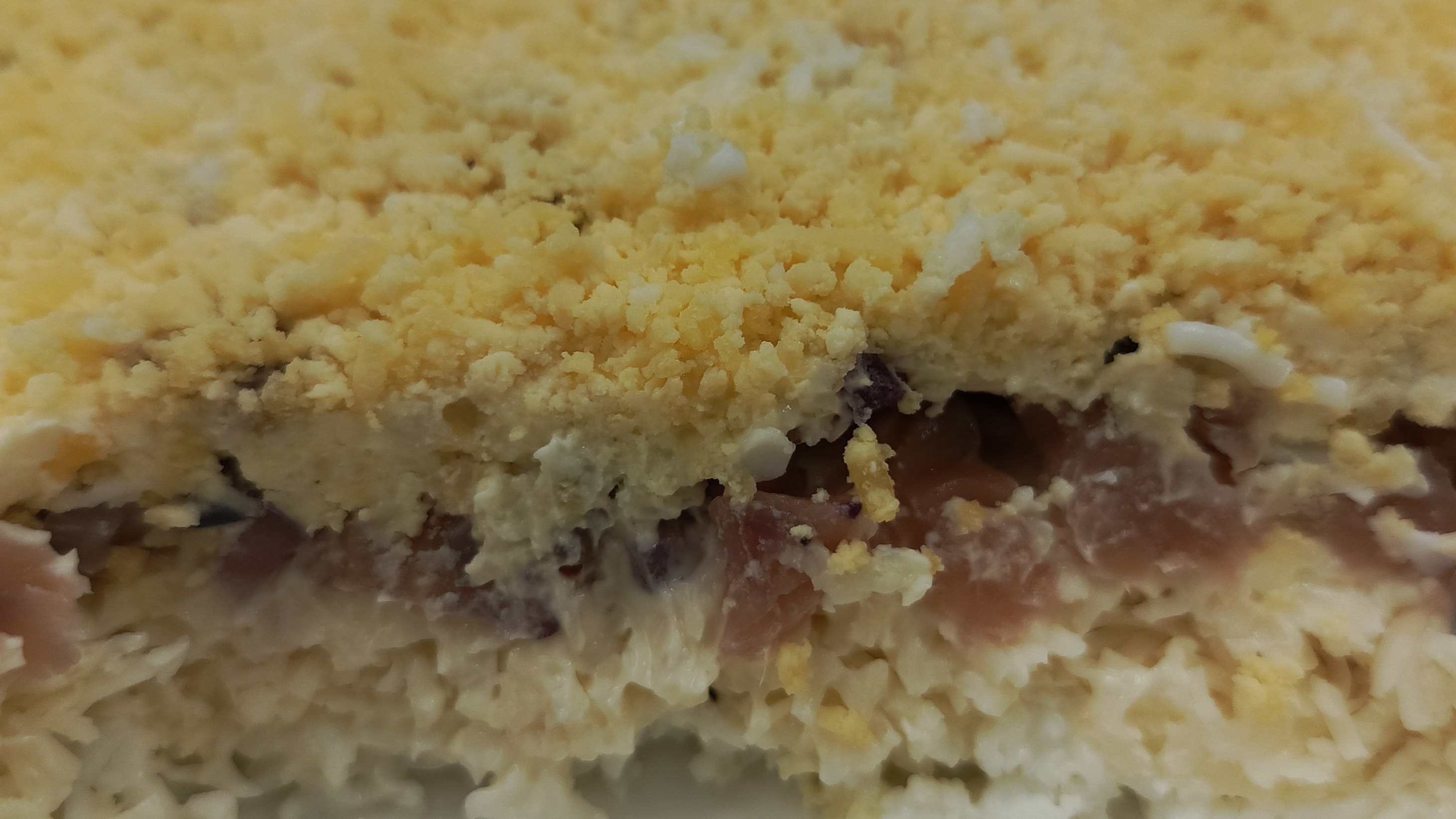 Салат "Мимоза" с копчёной горбушей