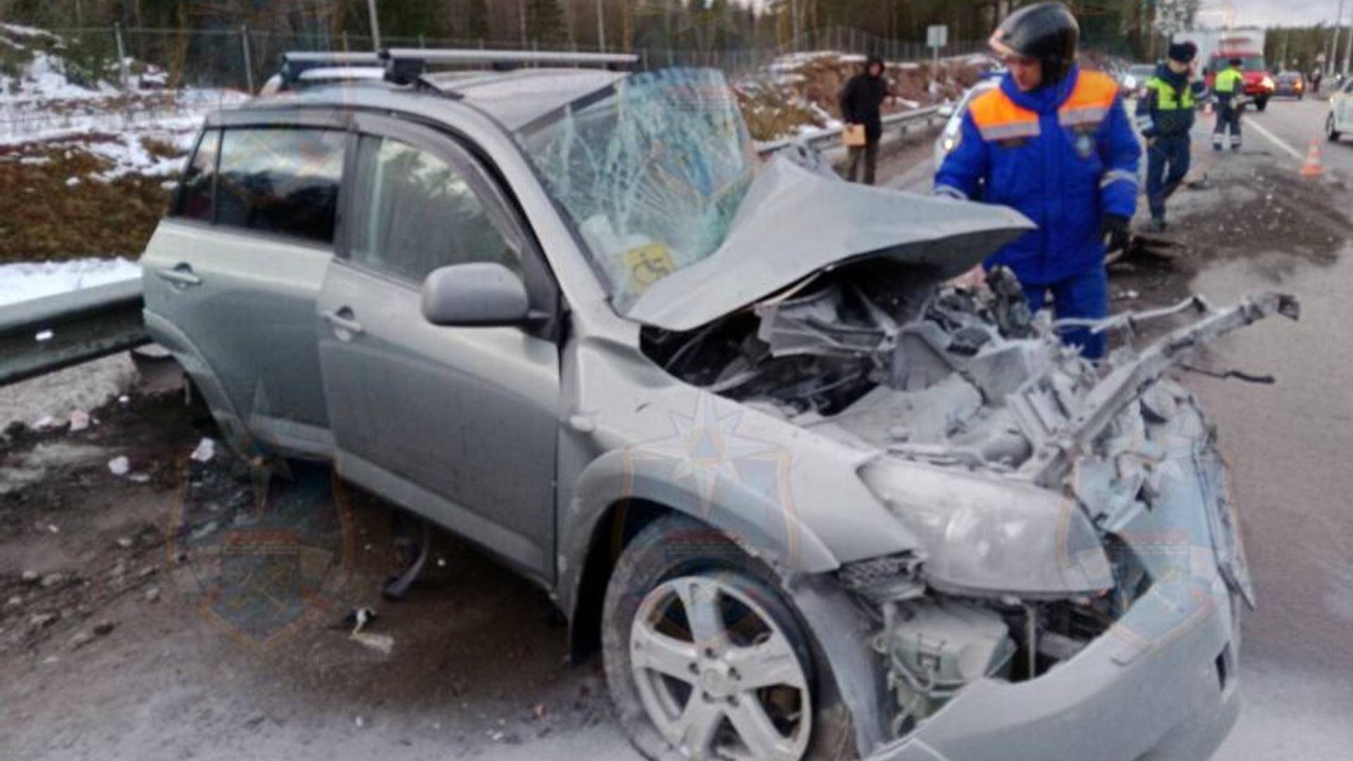 В Ленобласти произошло крупное ДТП с участием рейсового автобуса