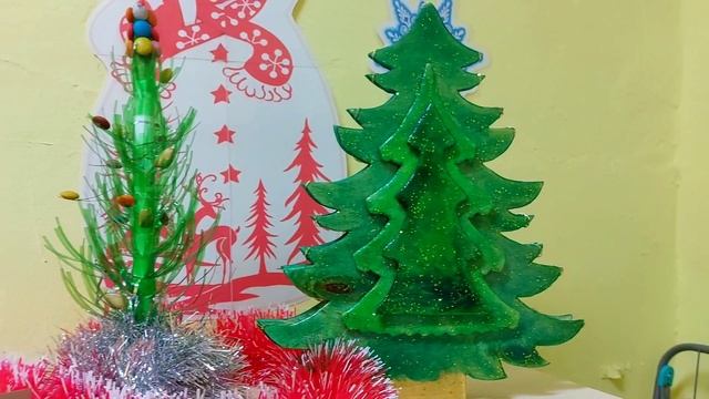 Выставка новогодних поделок, подготовительная группа 7
