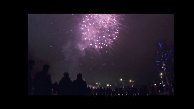 Новогодний салют к новому году. Саранск Советская площадь