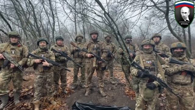 🎄С НАСТУПАЮЩИМ НОВЫМ ГОДОМ!
🫡Личный состав разведывательно-штурмовой бригады «ВЕТЕРАНЫ» поздравля