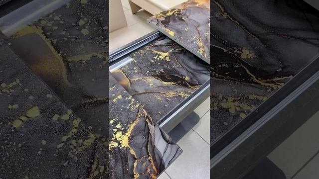 Стол Бриз шуттерсток