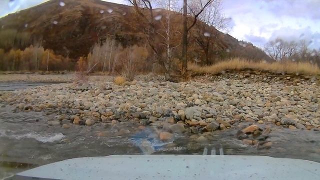 УАЗ ПАТРИОТ СНОСИТ ТЕЧЕНИЕМ!!! Рыбалка - обратно off road. Река Иня, Алтайский Край.