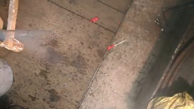 Тангенциальная тяга радиально истекающего закрученного течения воздуха .