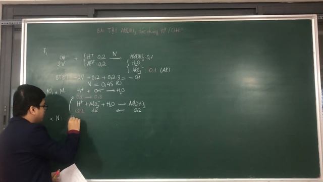 Câu 10 (158). KOH và 0,3 mol KAlO2 với 1 mol HCl