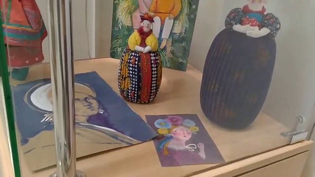 Обзор по выставке кукол и рисунков в библиотеке "Остров Сокровищ" Санкт- Петербург февраль 2023 г.