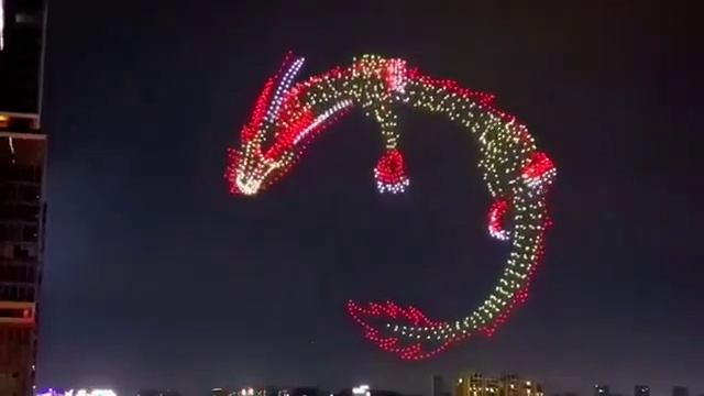 🐉 😲 Еще фрагменты невероятного шоу беспилотников в китайском Шанхае.