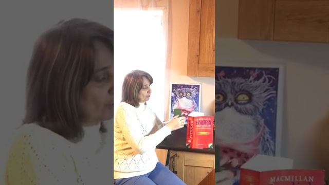 Книга в мягкой/твёрдой обложке. Книга больше/меньше.