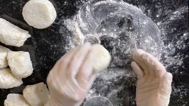 Лучшие сырники без яиц! Простой рецепт, получатся 100% минимум муки, очень творожные!