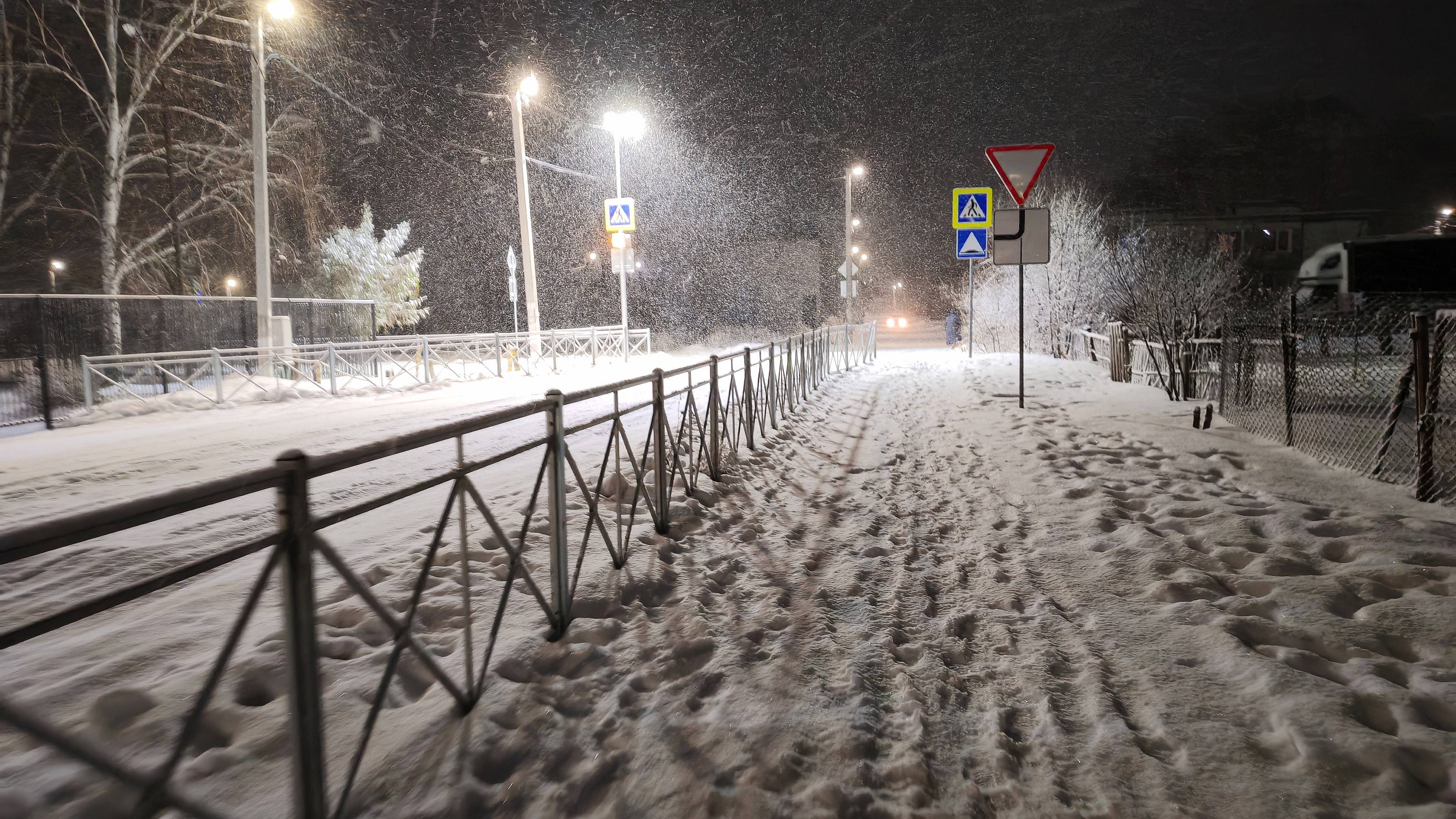 Зимняя новогодняя прогулка по деревне, зима в деревне, снегопад, деревенская жизнь, чудесная погода