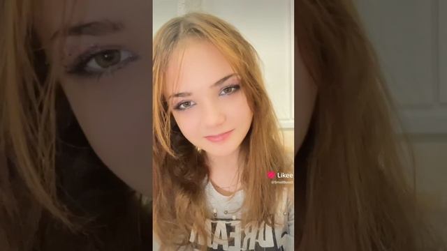 Какого цвета глаза ?