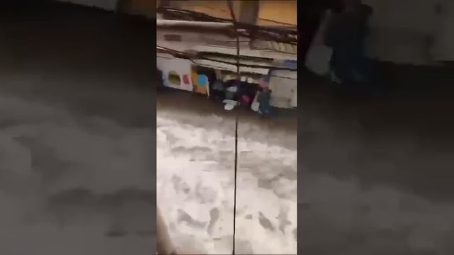 В Перу трехметровые волны нанесли ущерб рыбацким лодкам и прибрежным постройкам в Кабо-Бланко.