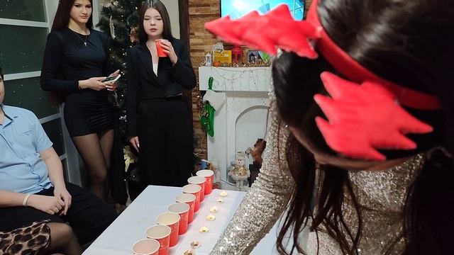 Игра " Задуй свечи" 01.01.25.