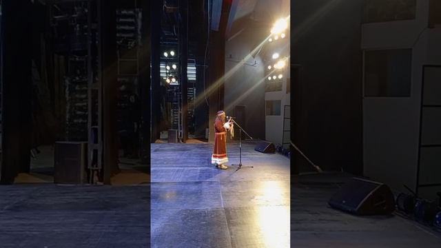 "Дэвэдайя" эвенкийский хороводный запев. Надя СЭВЭЛ.