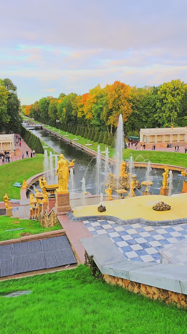 Петергоф, каскад водопадов в Нижнем парке