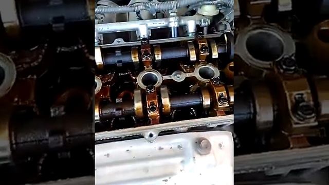 Под крышкой клапанов у стучащего 2az