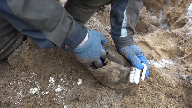 Раскопали немецкий блиндаж в песке, Находке по войне Юрий Гагарин