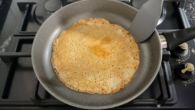Блины без муки и яиц, на зеленой гречке с творогом и нори, постный вариант для веганов.