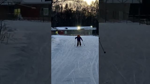 Яромир с папой на лыжах в Бугринской роще