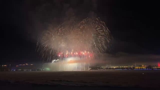 🎆Российский Благовещенск и китайский Хэйхэ поздравили друг друга с Новым годом.