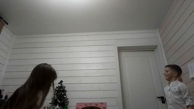 влог про новый год.  часть 9 танцы и мяч ну конечно класс!