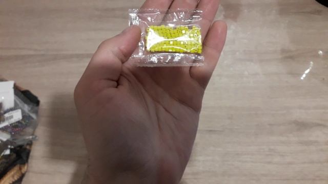 Бейсболка, заводные кольца, бусины для мормышек, плоскогубцы для заодных колец, втулки для скользяще