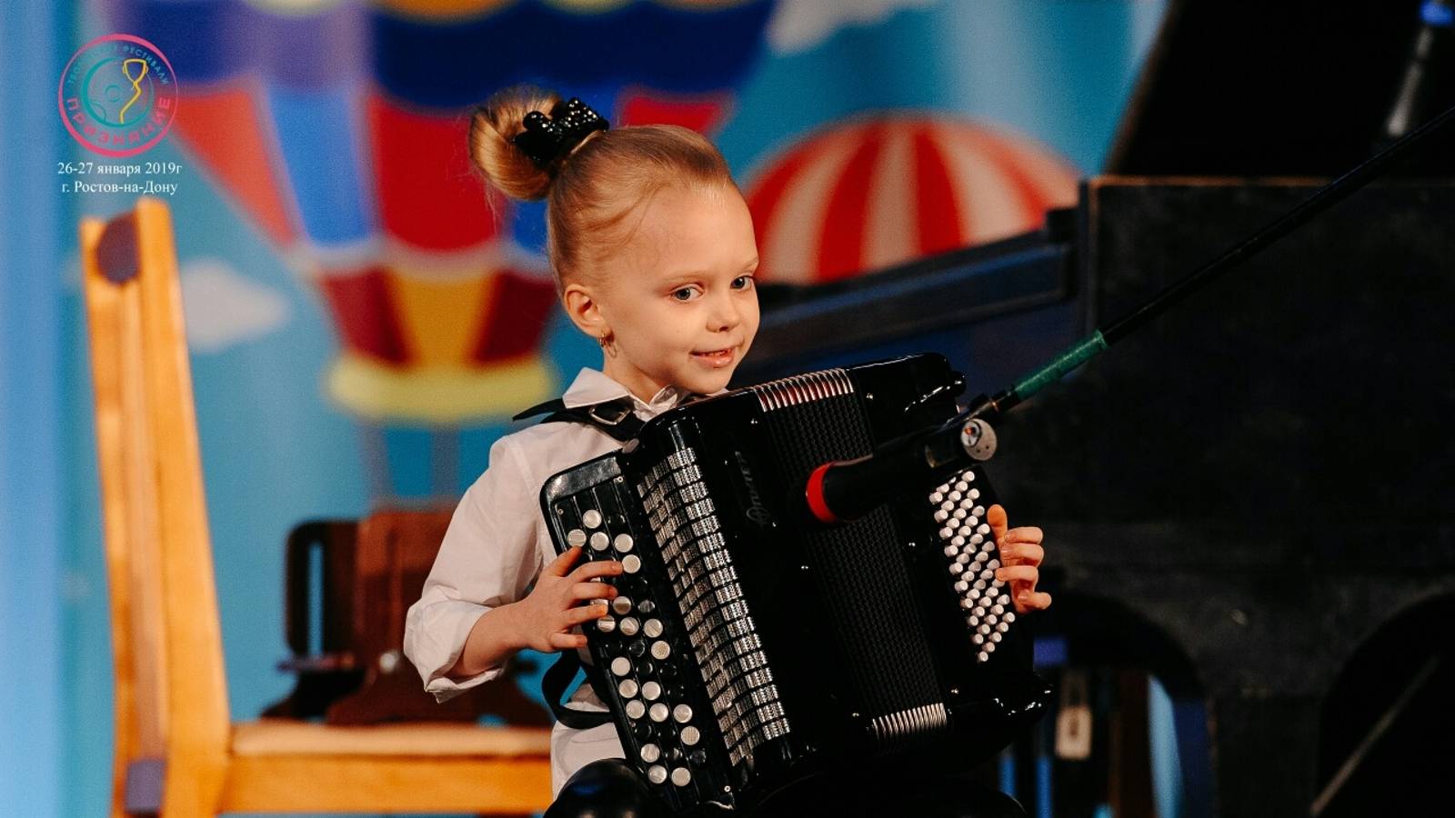 Фото юной баянистки Ульяны Ковач и 5 частей из сюиты В.А. Семёнова "Золотой ключик"