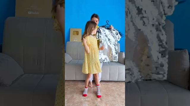 Какое платье больше подходит Арине?