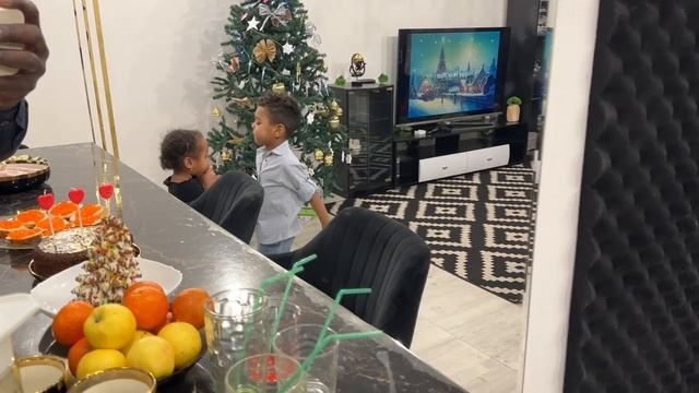 Вот как Нигга с семьей отмечали новый год