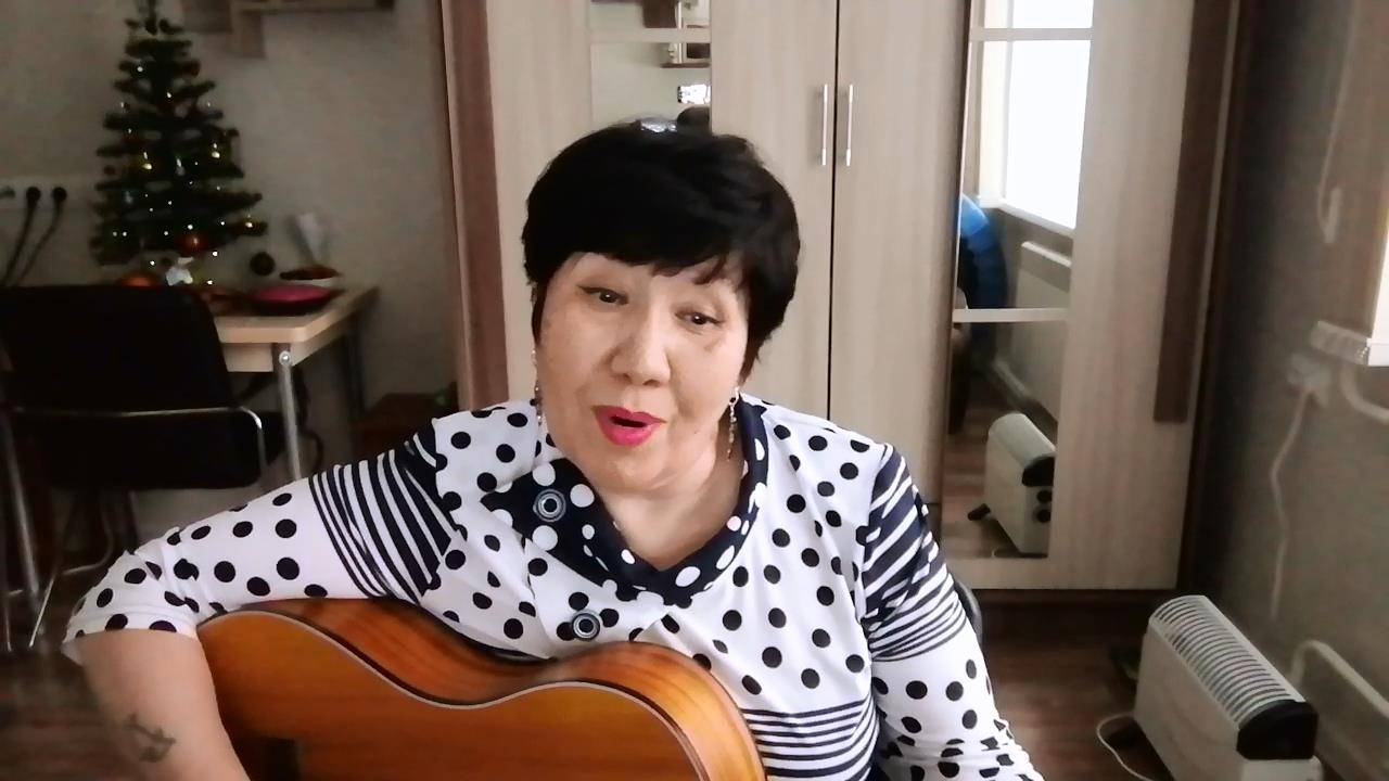 У леса на опушке
