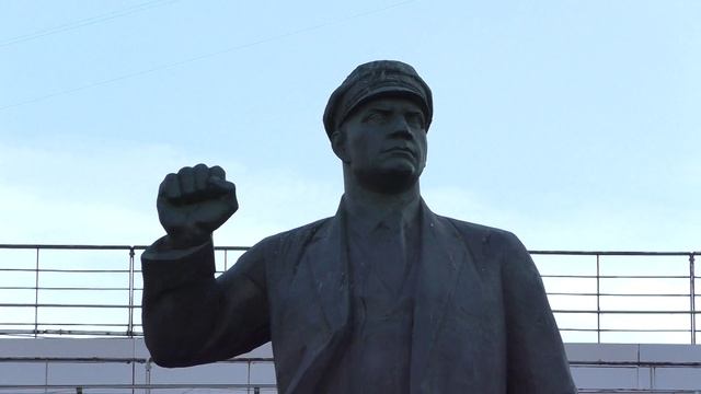 МОСКВА. ЛЕНИНГРАДКА. Памятник Эрнсту Тельману. Эрнст Тельман. Символ антифашистского движения.