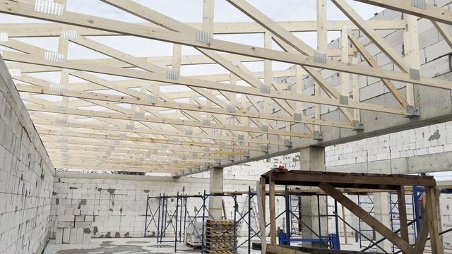 Монтаж стропильных ферм