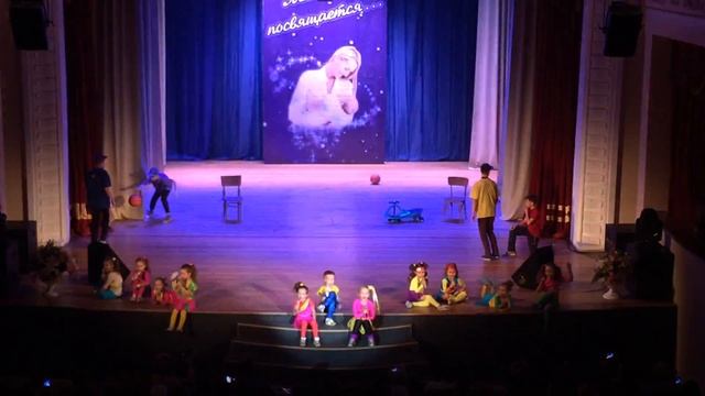 кавер малышей на песню Ouest Pistols Show & Open Kids "Круче всех"
