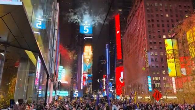 NYC Times Square New Years Eve 2025 Ball Drop Countdown Full.mp4