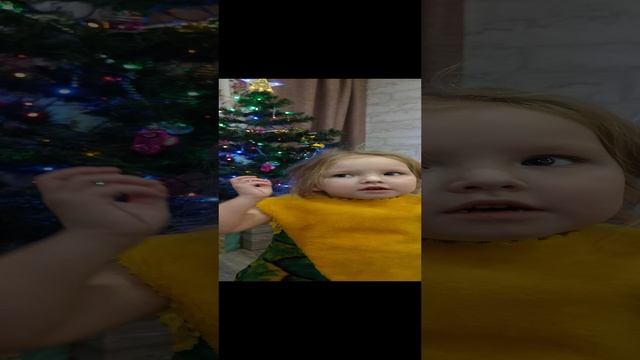 новогодне поздравление от Алисы