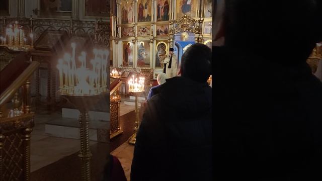 1000144758.mp4 Начало Благодарственного молебна на уходящий год.последний