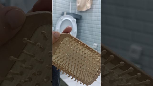 удобное хранение массажки, расчёски для волос